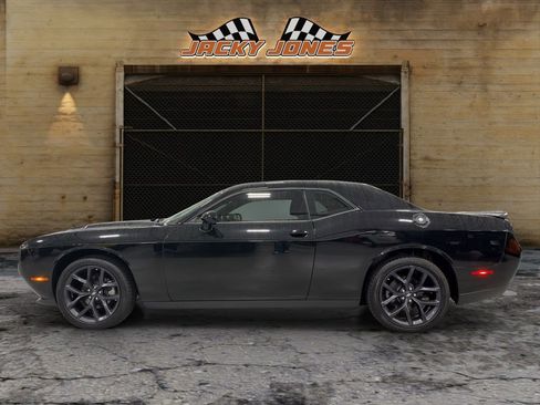 Used 2023 Dodge Challenger SXT w/ Blacktop Package image 2