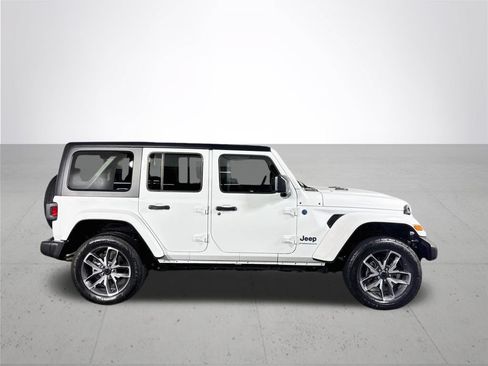 Certified 2024 Jeep Wrangler Unlimited AWD/4WD image 6