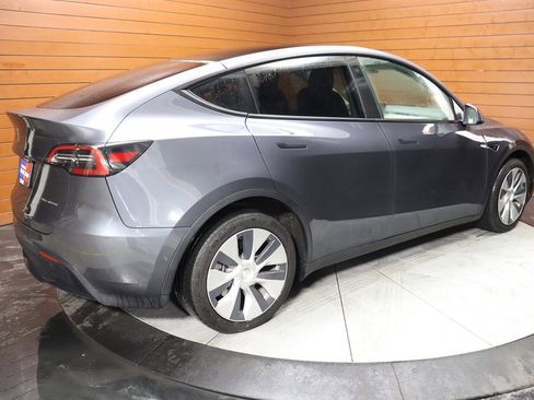 Used 2024 Tesla Model Y Long Range image 13