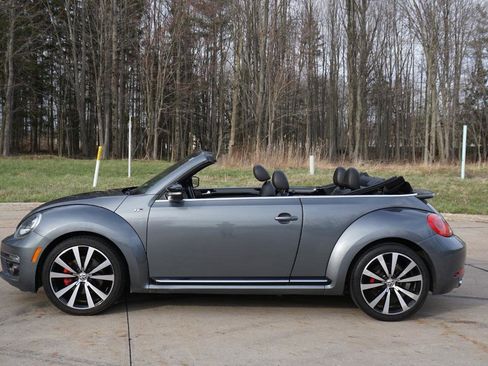 Used 2014 Volkswagen Beetle R-Line image 2