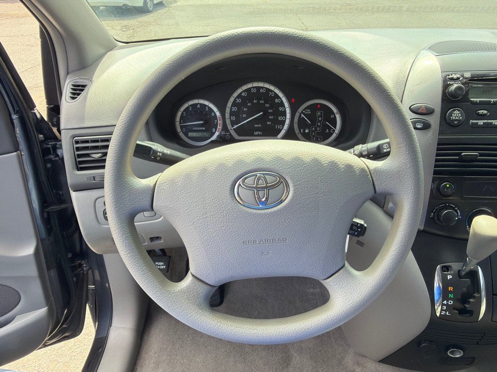 Used 2008 Toyota Sienna CE FWD image 10