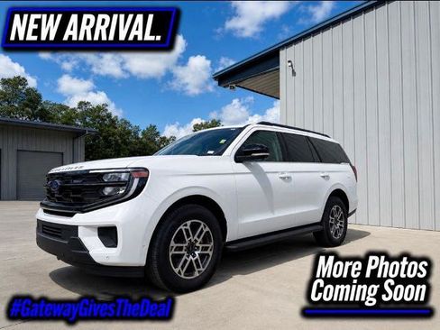 Certified 2025 Ford Expedition Active RWD image 1