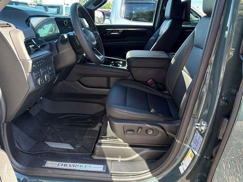New 2026 Chevrolet Suburban Z71 w/ Z71 Off-Road Package AWD/4WD image 16