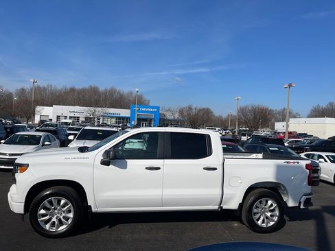 Used 2023 Chevrolet Silverado 1500 Custom image 6