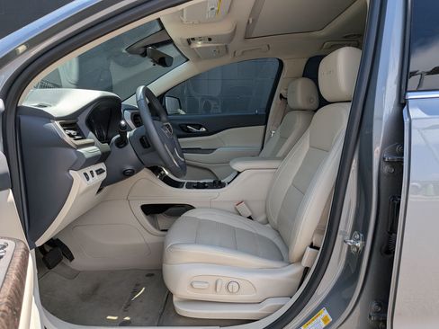 Used 2023 GMC Acadia Denali w/ Denali Technology Package AWD/4WD image 24