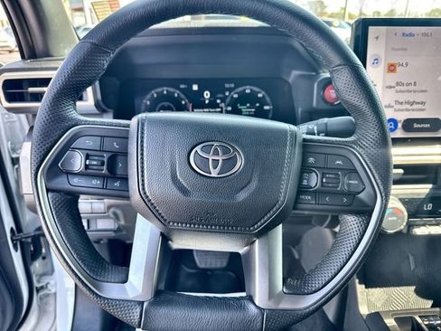 Used 2024 Toyota Tacoma TRD Off-Road image 23
