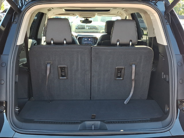Used 2023 GMC Acadia Denali w/ Black Diamond Edition AWD/4WD image 31