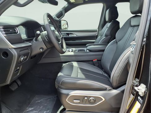 New 2026 Jeep Grand Wagoneer Limited AWD/4WD image 10
