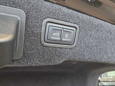 New 2025 Audi S8 TFSI quattro Tiptronic image 18