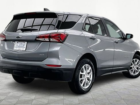 Used 2024 Chevrolet Equinox LS w/ LS Convenience Package image 2
