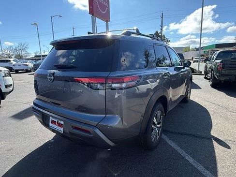 New 2026 Nissan Pathfinder SL image 4