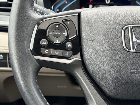 Used 2023 Honda Odyssey Elite image 9