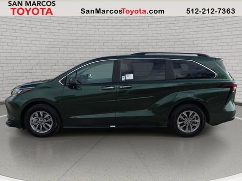 New 2026 Toyota Sienna XLE FWD image 8