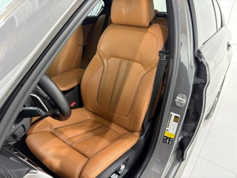Used 2021 BMW M550i xDrive w/ Executive Package AWD/4WD image 13