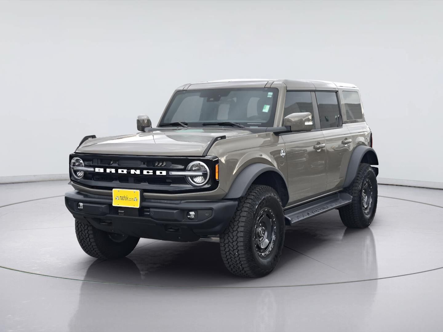 Used 2025 Ford Bronco Outer Banks w/ Sasquatch Package AWD/4WD image 1