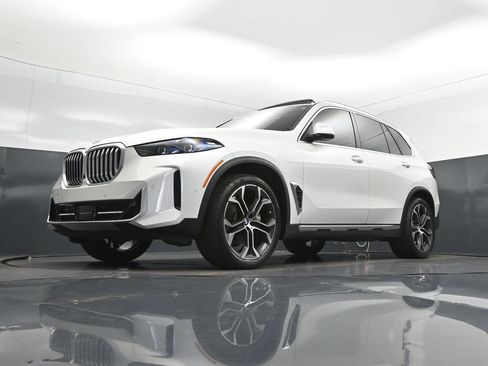 Used 2025 BMW X5 sDrive40i w/ Climate Comfort Package RWD image 38
