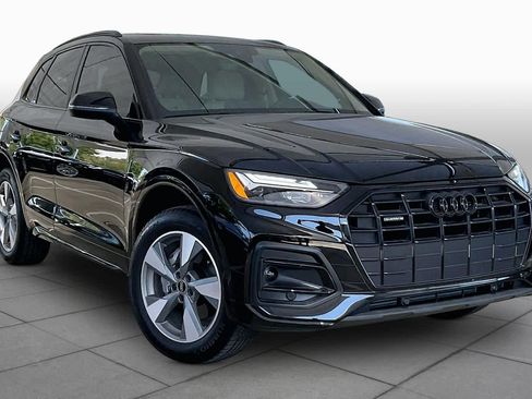 Used 2025 Audi Q5 2.0T Premium w/ Convenience Plus Package AWD/4WD image 3