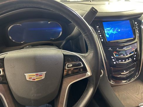 Used 2017 Cadillac Escalade ESV Premium Luxury image 14