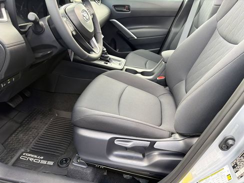New 2026 Toyota Corolla Cross LE w/ Moonroof Package FWD image 17