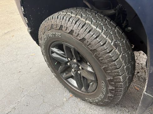 Used 2021 Chevrolet Silverado 1500 LT Trail Boss w/ LT Trail Boss Premium Package AWD/4WD image 9
