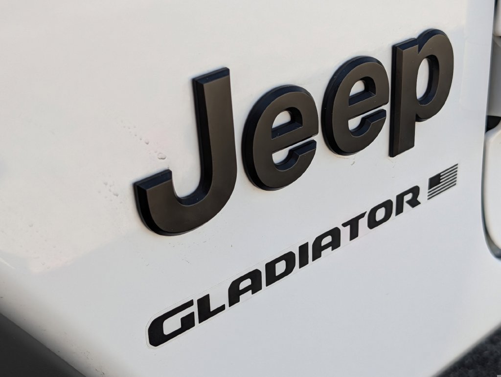 Used 2025 Jeep Gladiator Sport AWD/4WD image 34