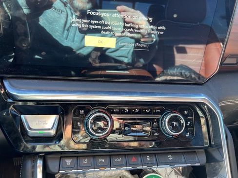 Used 2024 GMC Sierra 2500 Denali Ultimate w/ Max Trailering Package image 12