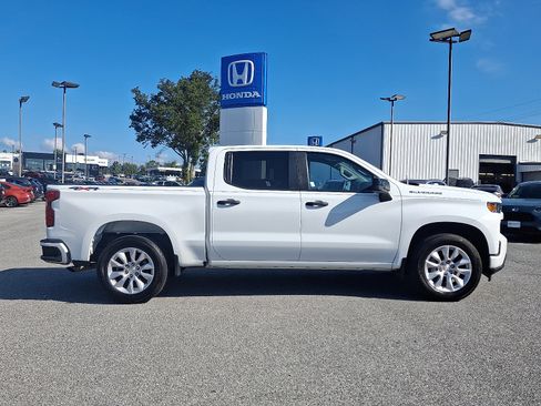 Used 2022 Chevrolet Silverado 1500 Custom w/ Safety Confidence Package image 7