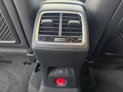 Used 2018 Audi Q3 2.0T Premium image 31