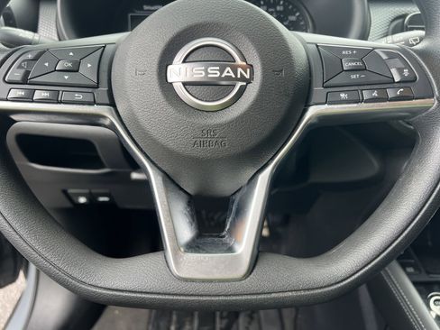Certified 2023 Nissan Kicks SV FWD image 9
