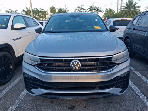 Used 2024 Volkswagen Tiguan SE R-Line FWD image 4