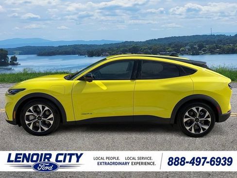 Used 2025 Ford Mustang Mach-E Select w/ Comfort Package Lite AWD/4WD image 6