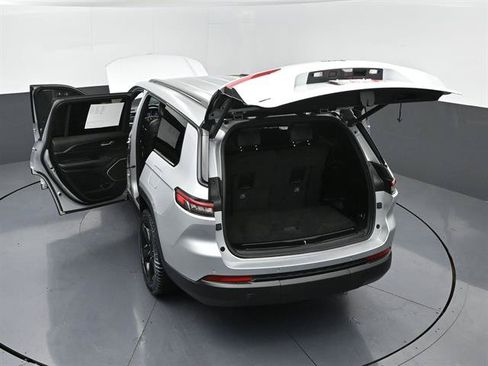 Used 2021 Jeep Grand Cherokee L Laredo RWD image 50