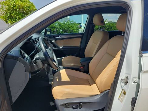 Used 2023 Volkswagen Tiguan SE FWD image 18