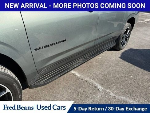 Used 2023 Chevrolet Suburban RST w/ Luxury Package image 6