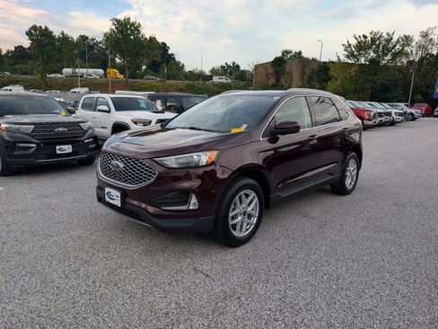 Certified 2024 Ford Edge SEL w/ Convenience Package AWD/4WD image 2