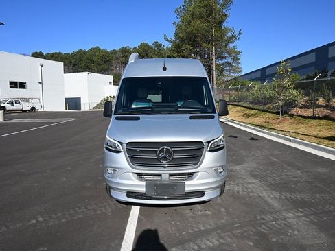 Used 2021 Mercedes-Benz Sprinter 2500 image 35