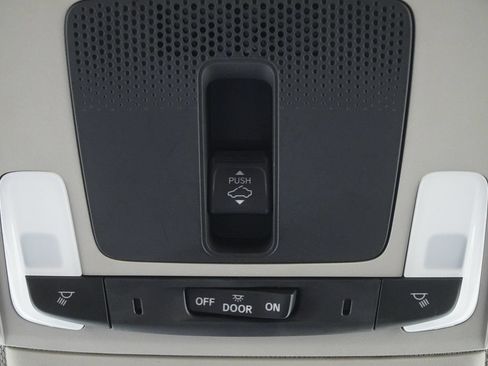 Used 2025 Honda CR-V EX-L image 23