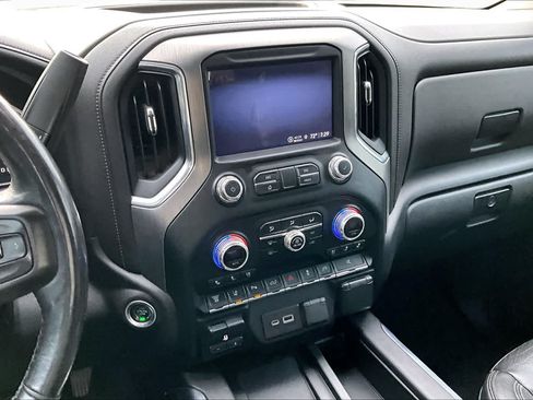 Used 2022 GMC Sierra 3500 Denali w/ Denali Ultimate Package AWD/4WD image 7