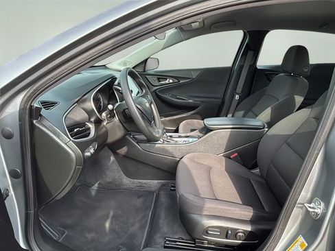 Used 2025 Chevrolet Malibu LT FWD image 18