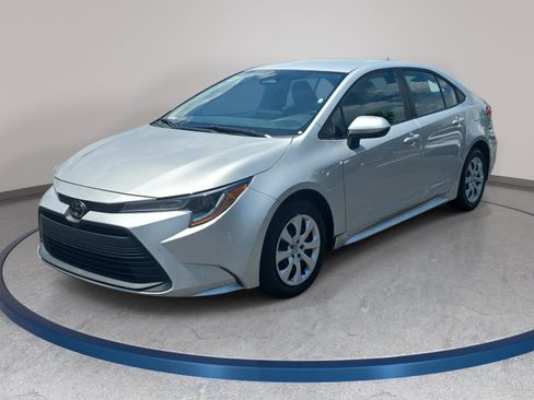 Used 2024 Toyota Corolla LE FWD image 1