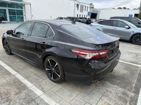 Used 2019 Toyota Camry XSE image 4