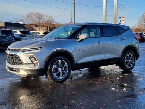 Certified 2025 Chevrolet Blazer LT image 4