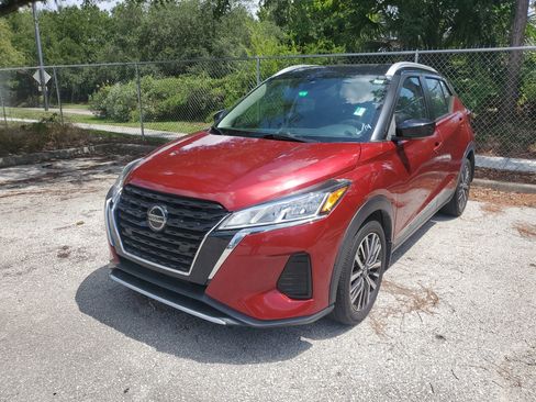 Used 2021 Nissan Kicks SV FWD image 4