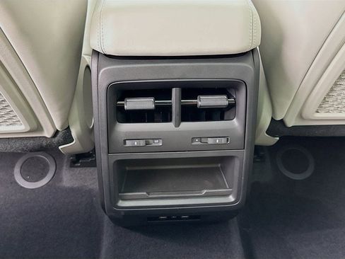 New 2026 Porsche Macan Electric image 28