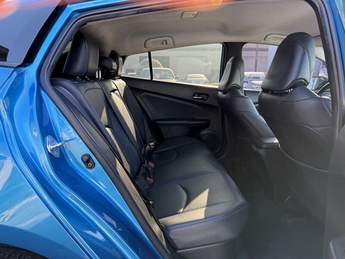 Used 2021 Toyota Prius XLE FWD image 11