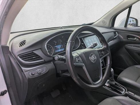 Used 2021 Buick Encore Preferred image 9