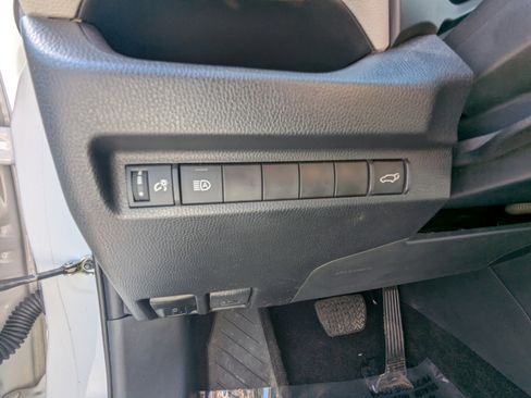 Used 2023 Toyota RAV4 XLE Premium image 19