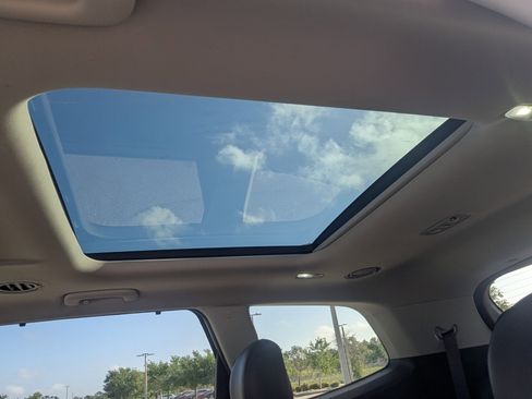 Used 2022 Kia Telluride SX w/ Towing Package image 17