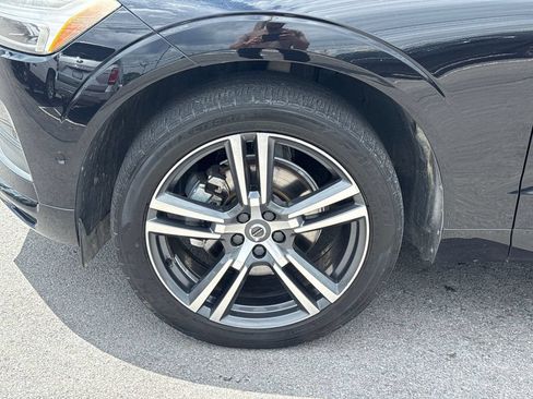 Used 2018 Volvo XC60 T5 Momentum w/ Vision Package AWD/4WD image 24