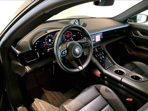 Used 2025 Porsche Taycan image 7